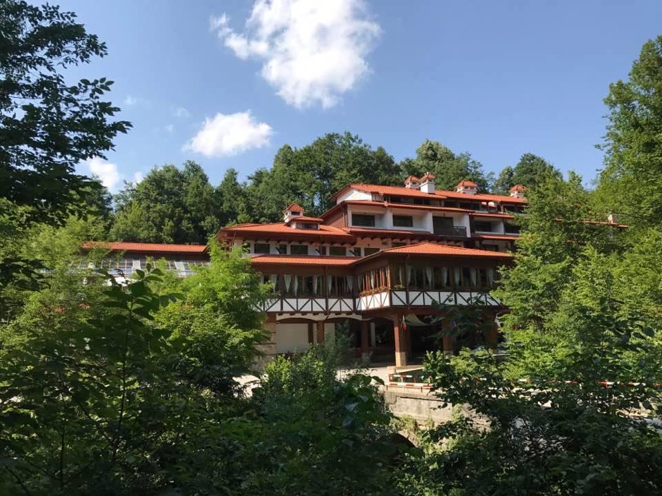 Hotel Bozhentsi Chernevtsi Exterior foto